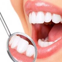 Làm răng sứ có đau không áp dụng với răng bị hô?