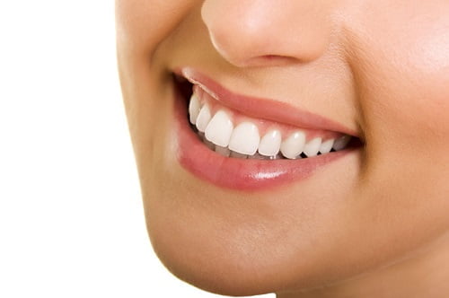 Trồng răng cửa có đau không? Tìm hiểu cách trồng răng cửa 3